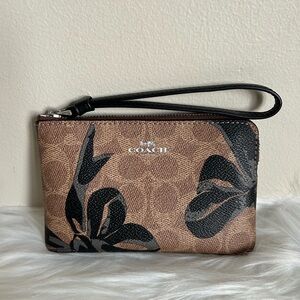 Coach Corner Zip Wristlet Signature Canvas Khaki Black Bow Print C8334